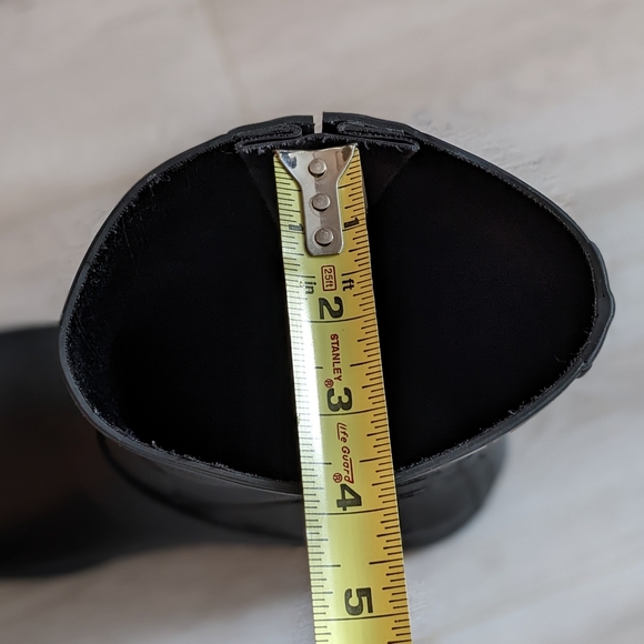 Sz 12 wide Hunter Rain boots - Picture 6 of 6